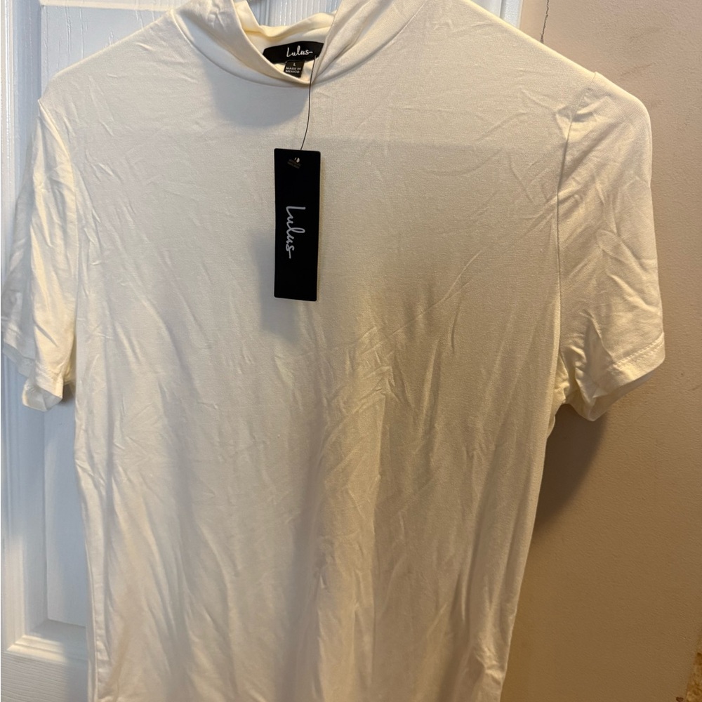Lulu's White Short Sleeve Tee